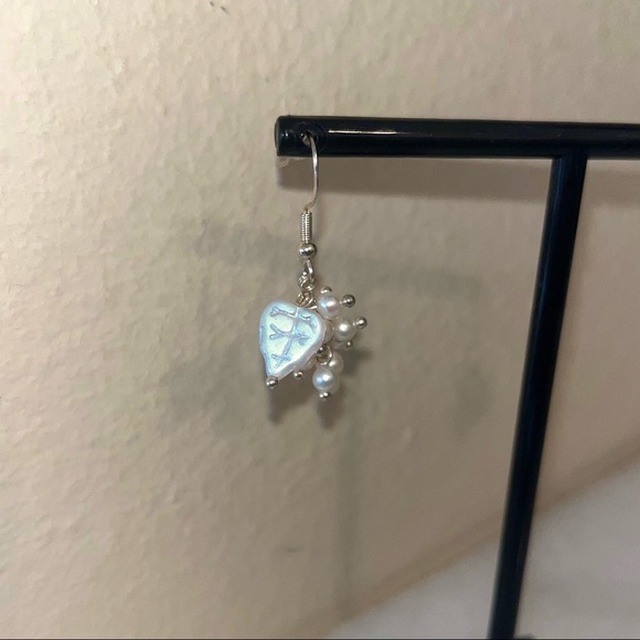 Pearl Grape Cluster Earrings w/ Czech Glass Leaves - Picture 4 of 4